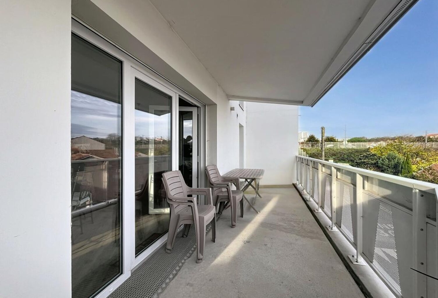 À vendre – Appartement T4 de 102 m² avec terrasse et stationnement sécurisé — photo 1