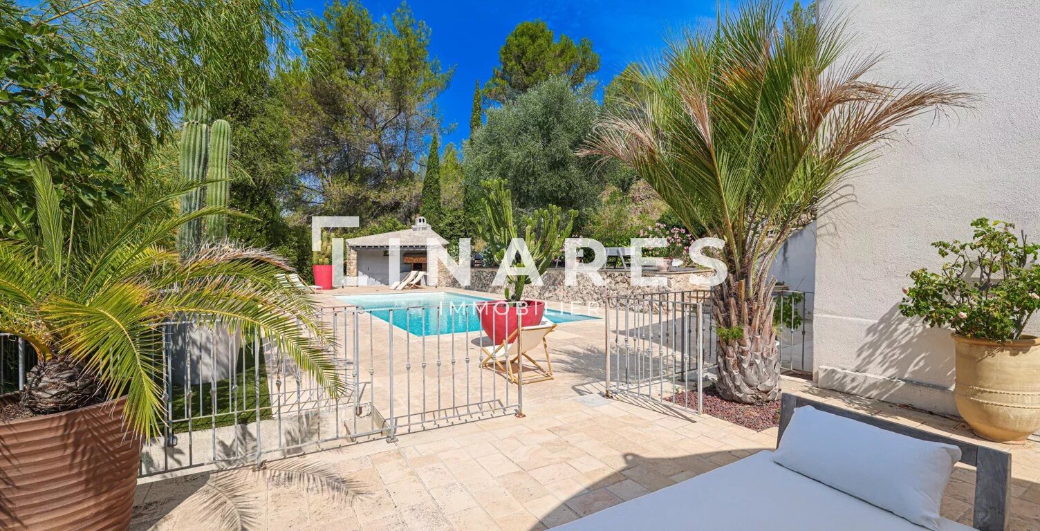 LA CHARMANTE - Villa T6 de 330m2 - Dépendance T2 de 60m2 - Pisci — photo 1