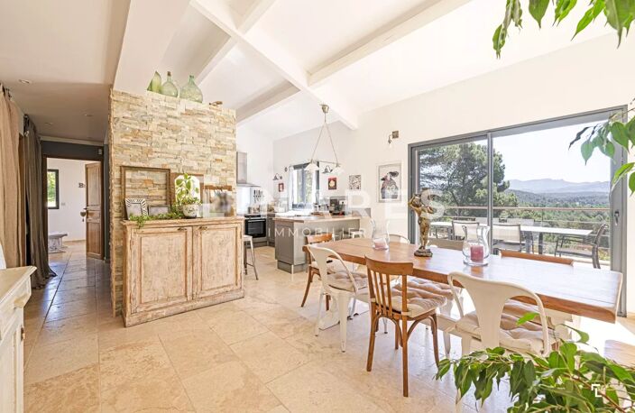 LA DOMINANTE - Villa T6 de 215m² - Terrain 4000m² - 13720 LA BOU — photo 4