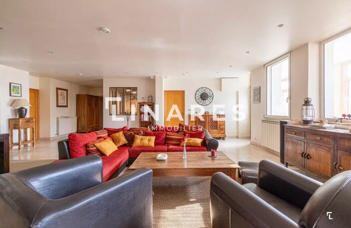 L'ACCUEILLANT - Rez de jardin T5 de 217m² - Cuisine d'été - Dépe — photo 4