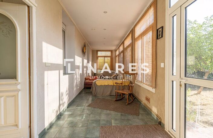 L'ACCUEILLANT - Rez de jardin T5 de 217m² - Cuisine d'été - Dépe — photo 5