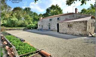 Maison 6 Pièces 450 m² à vendre à Chavagnes-en-Paillers (85250)