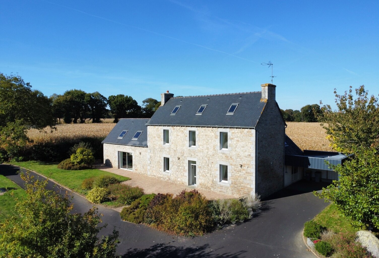 Maison en pierres 10 pièces + Hangar de stockage, proche Lannion — photo 1