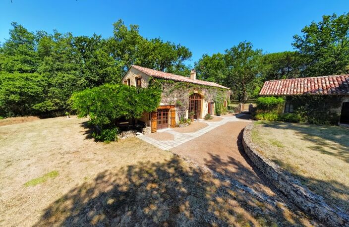 Maison et annexes à MAUZAC ET GRAND CASTANG (24) — photo 2