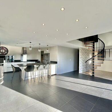 Maison 5 pièces 440000 €