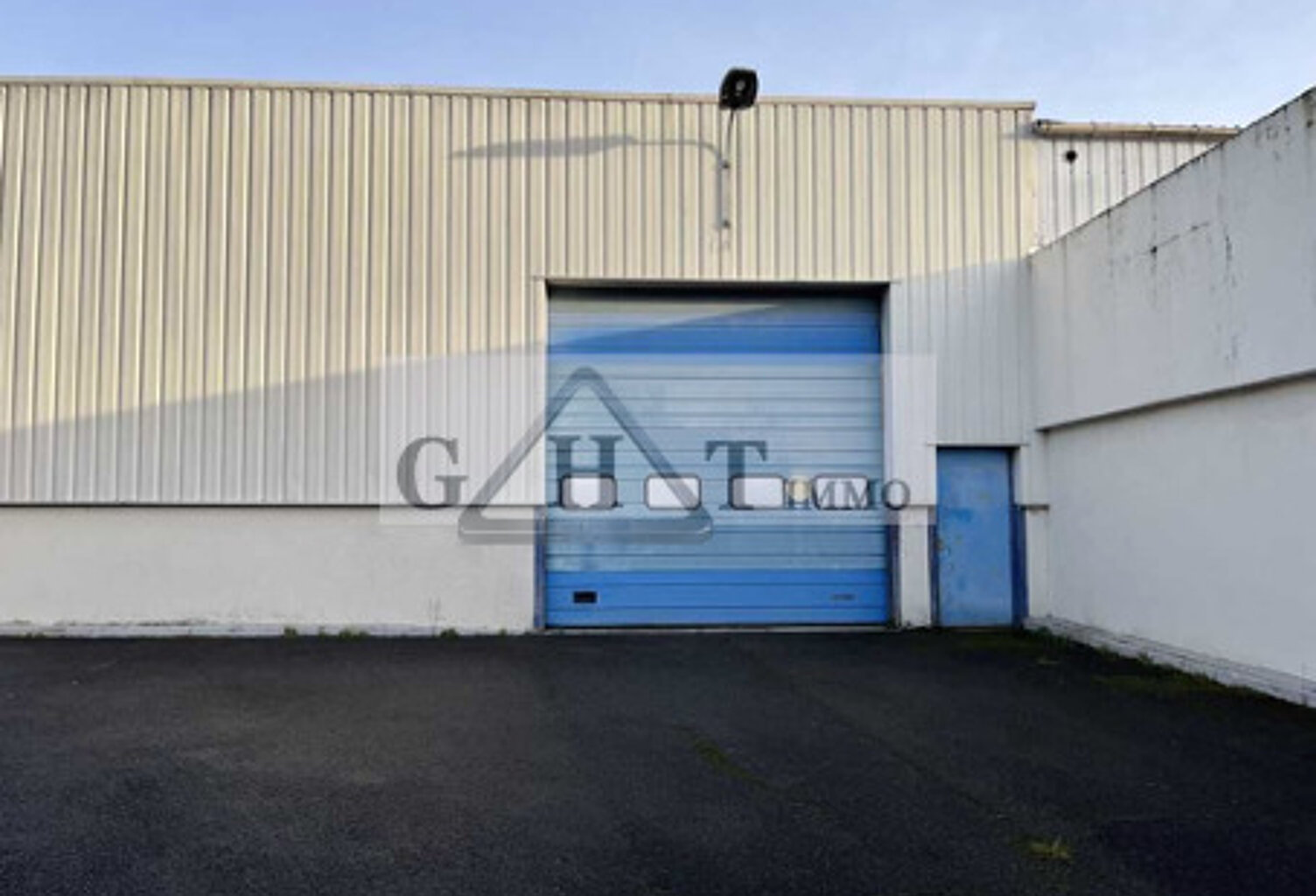 BATIMENT INDÉPENDANT À VENDRE — photo 1