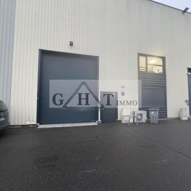 Local industriel  750000 €