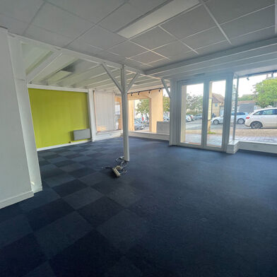 Commerce 2 pièces 91500 €