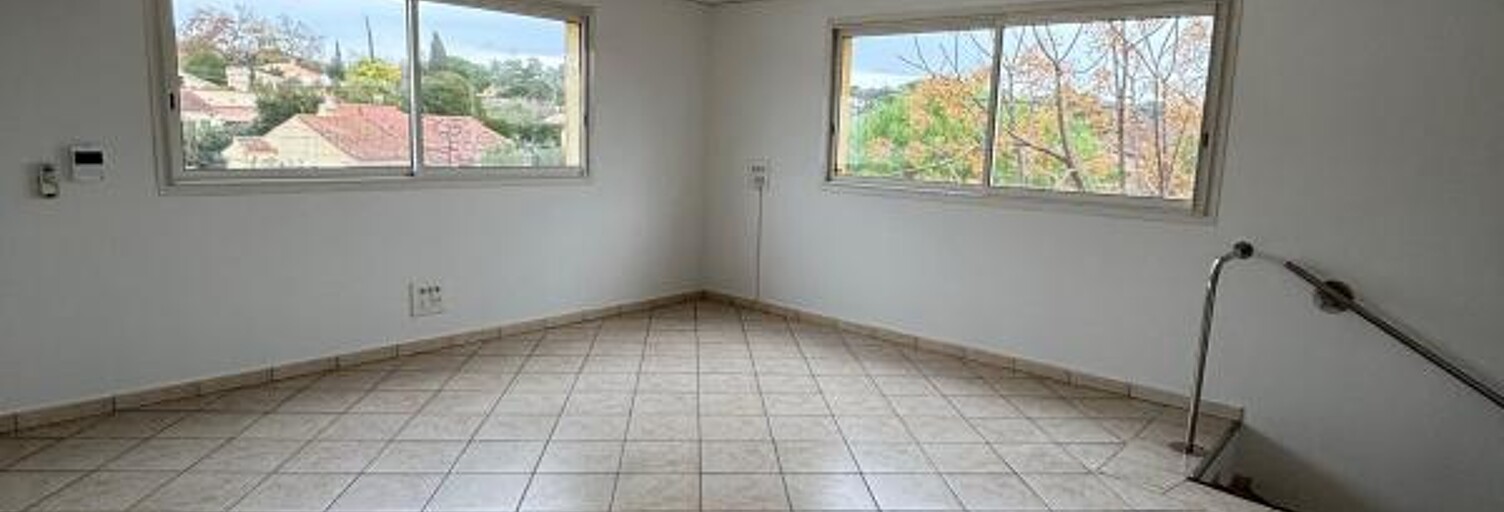 Local industriel  592 m² à louer à La Seyne-sur-Mer (83500)