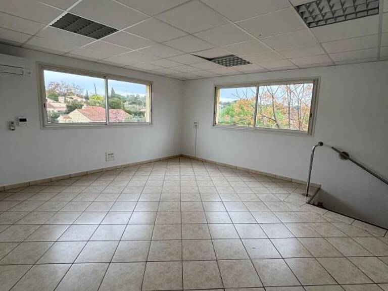 Bien Commercial À Louer — photo 1