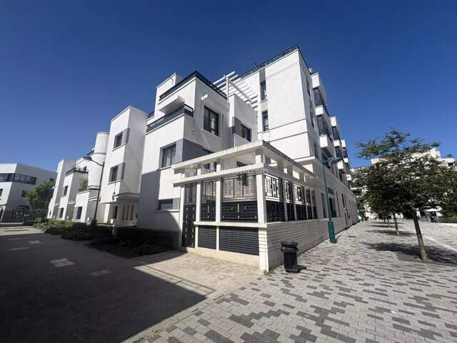 À vendre – Maison de ville en triplex avec rooftop – Chessy (ZAC des Studios) — photo du bien