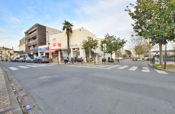 INVESTISSEMENT PATRIMONIAL D’EXCEPTION – IMMEUBLE MIXTE – BÈGLES CŒUR DE VILLE — photo 3
