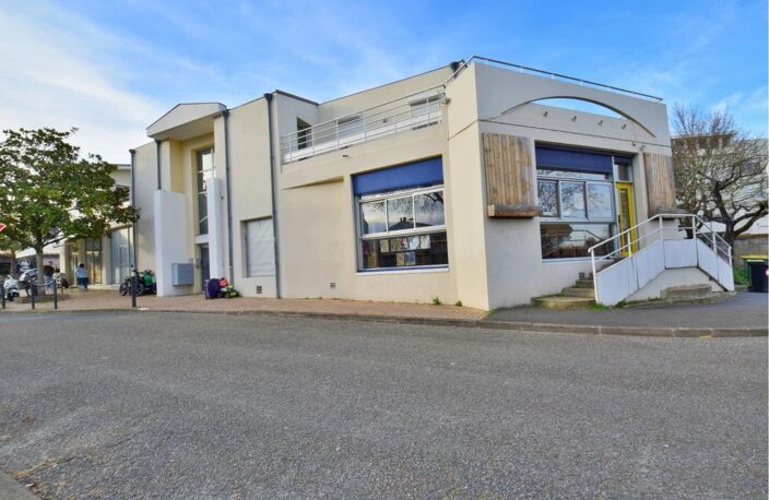 INVESTISSEMENT PATRIMONIAL D’EXCEPTION – IMMEUBLE MIXTE – BÈGLES CŒUR DE VILLE — photo 4