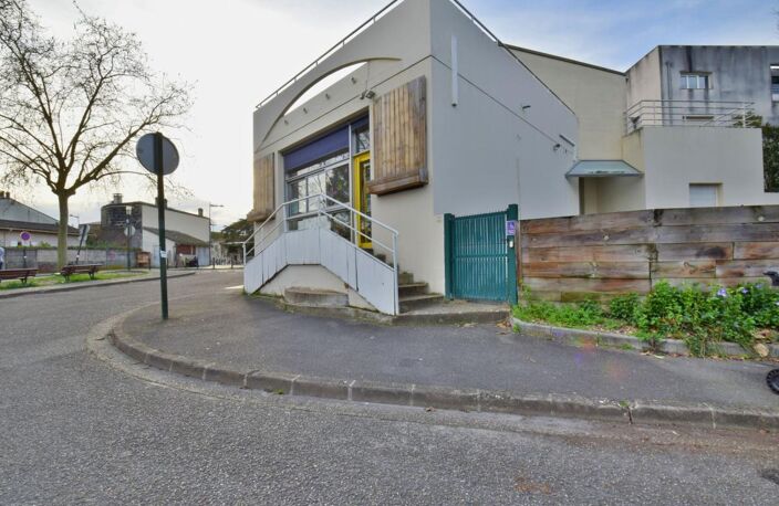 INVESTISSEMENT PATRIMONIAL D’EXCEPTION – IMMEUBLE MIXTE – BÈGLES CŒUR DE VILLE — photo 5