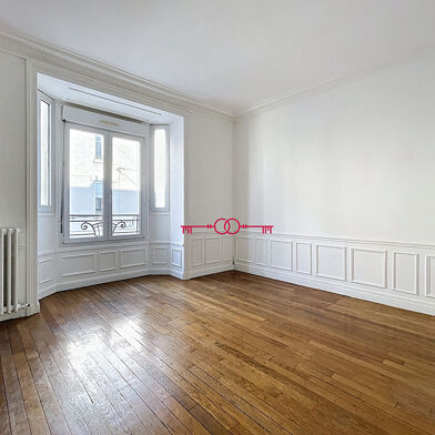 Appartement 4 pièces 327050 €