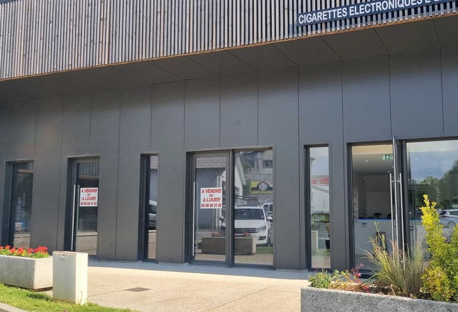 Local commercial — photo 1
