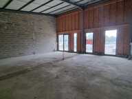 Local commercial — photo 2