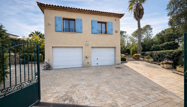 Villa / Maison 5 pièces  à vendre Saint-Raphaël 83700