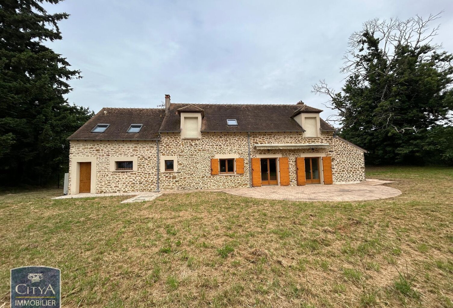 Vente maison 5 pièces 187 m² Chaillac (36310) — photo 1