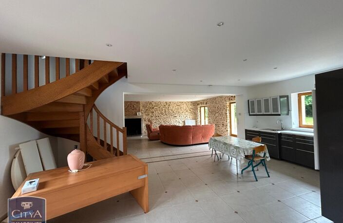 Vente maison 5 pièces 187 m² Chaillac (36310) — photo 2
