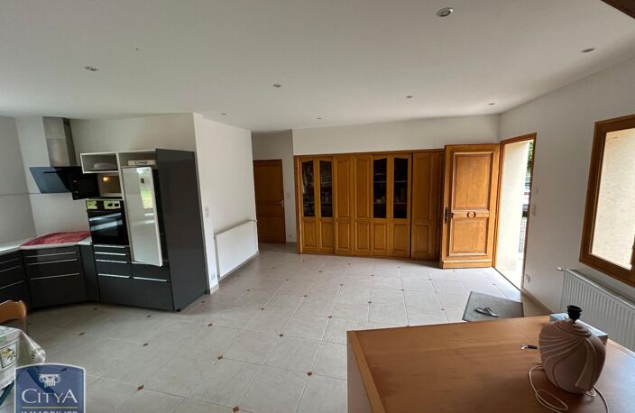 Vente maison 5 pièces 187 m² Chaillac (36310) — photo 4