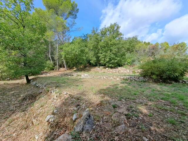 Terrain à bâtir à Salernes (83) — photo du bien