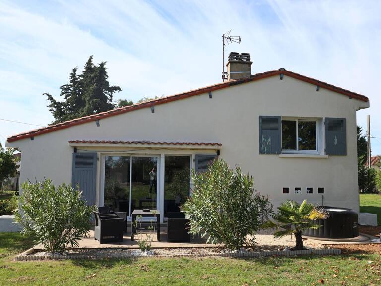 Maison 2 chambres avec garage et atelier sur terrain de 1700m2 — photo 1