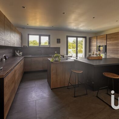 Maison 7 pièces 299000 €