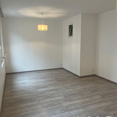 Appartement 3 pièces 890 €