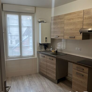 Appartement 3 pièces 890 €