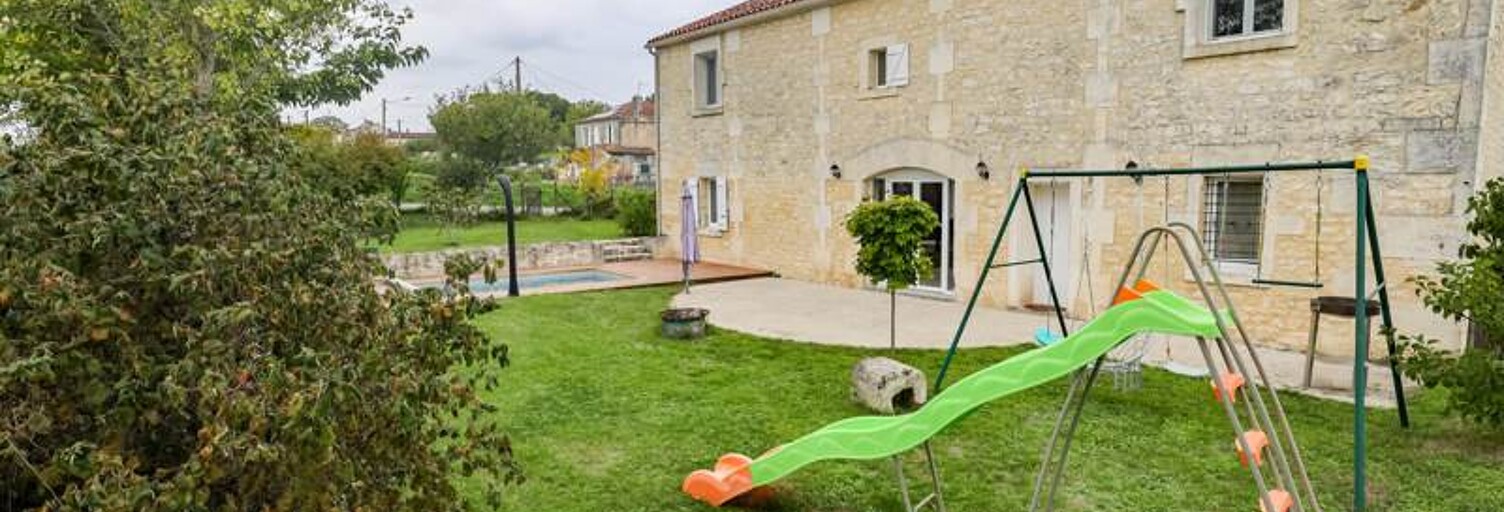Maison 5 Pièces 205 m² à vendre à Bourg-Charente (16200)