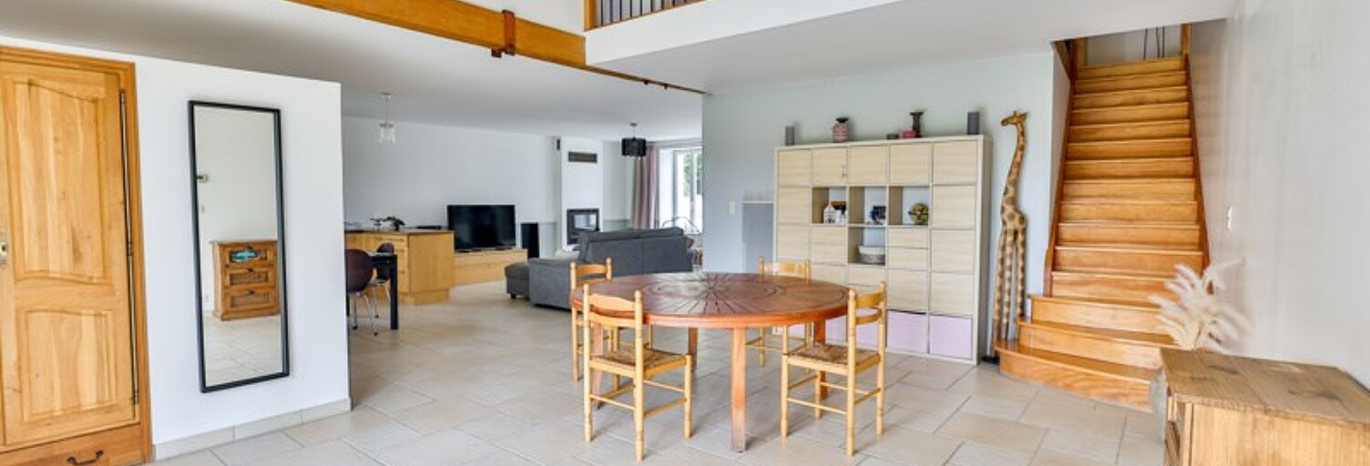 Maison 5 Pièces 205 m² à vendre à Bourg-Charente (16200)