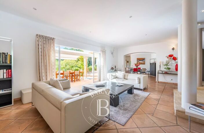 AIX-EN-PROVENCE NORD – MAISON 5 CHAMBRES – BUREAU – TERRAIN 1 HA — photo 3