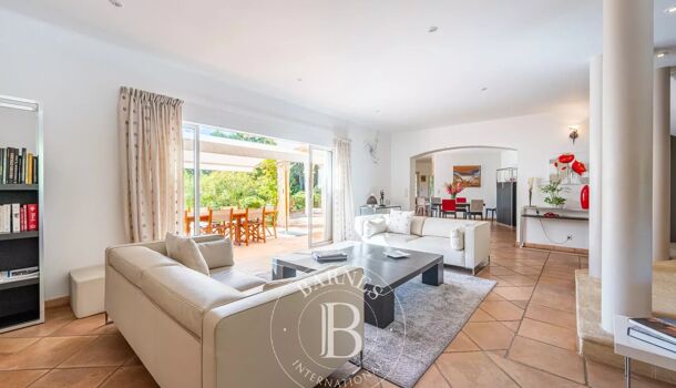 Villa / Maison 10 pièces  à vendre Aix-en-Provence 13100