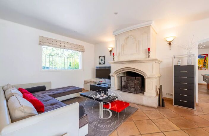 AIX-EN-PROVENCE NORD – MAISON 5 CHAMBRES – BUREAU – TERRAIN 1 HA — photo 5