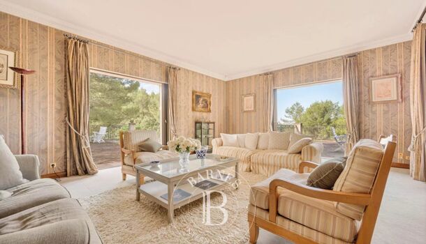 Villa / Maison 15 pièces  à vendre Aix-en-Provence 13100