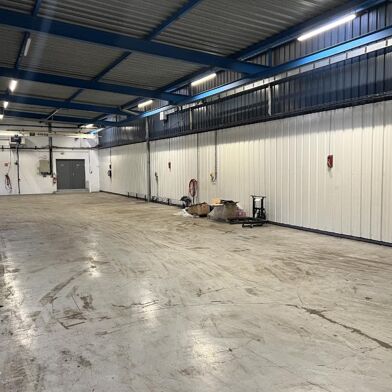 Local industriel  1800 €