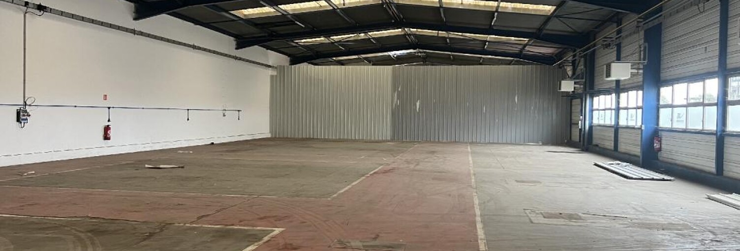 Local industriel  700 m² à louer à Argentan (61200)