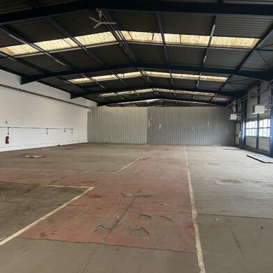 Local industriel  1500 €