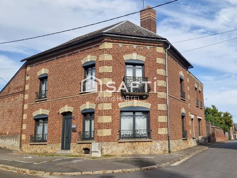 maison traditionnelle en brique et familialle — photo 1