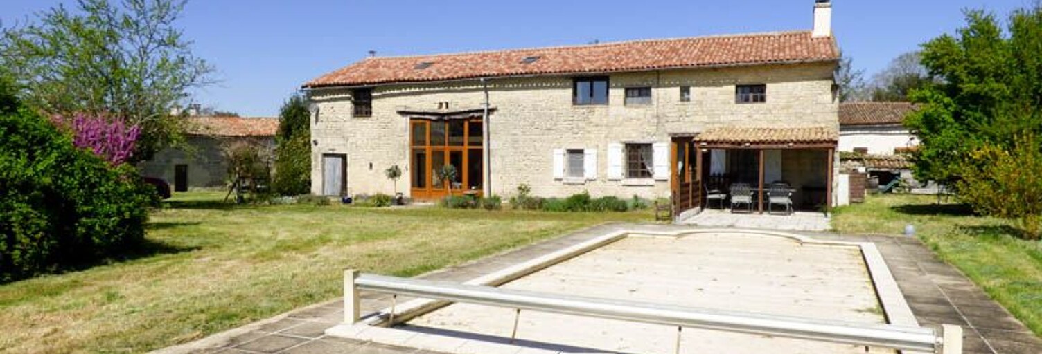 Maison 10 Pièces 224 m² à vendre à Chef-Boutonne (79110)