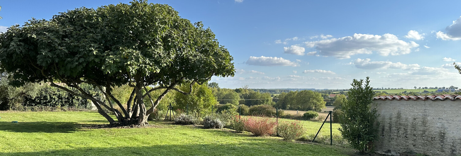 Maison 8 Pièces 214 m² à vendre à Courcelles (17400)