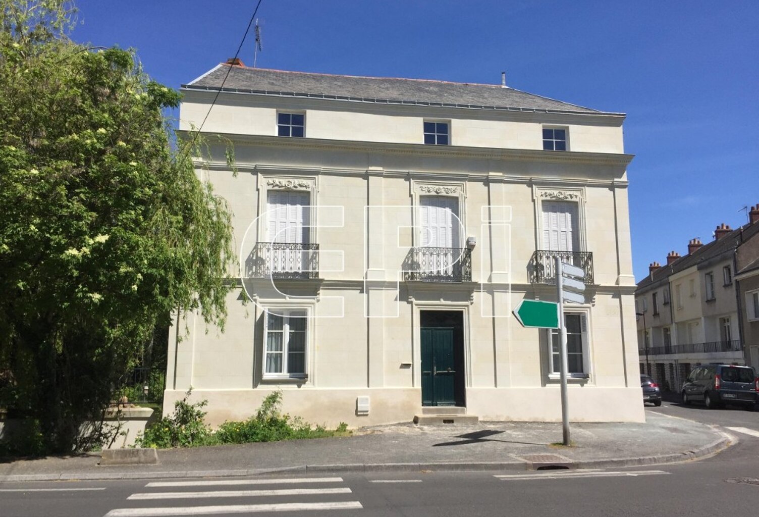 Rare ! Saumur-centre, élégante maison de maître de 202 m2 all — photo 1