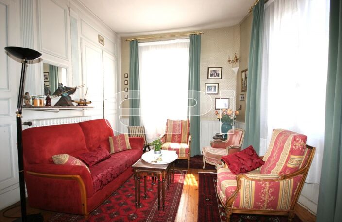 Rare ! Saumur-centre, élégante maison de maître de 202 m2 all — photo 2