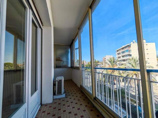Appartement À Vendre cros de Cagnes 3p 75m2 cave et parking — photo du bien