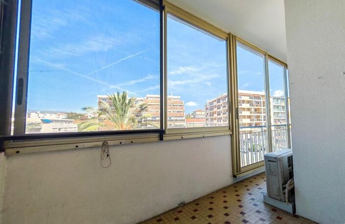 Appartement À Vendre cros de Cagnes 3p 75m2 cave et parking — photo 3