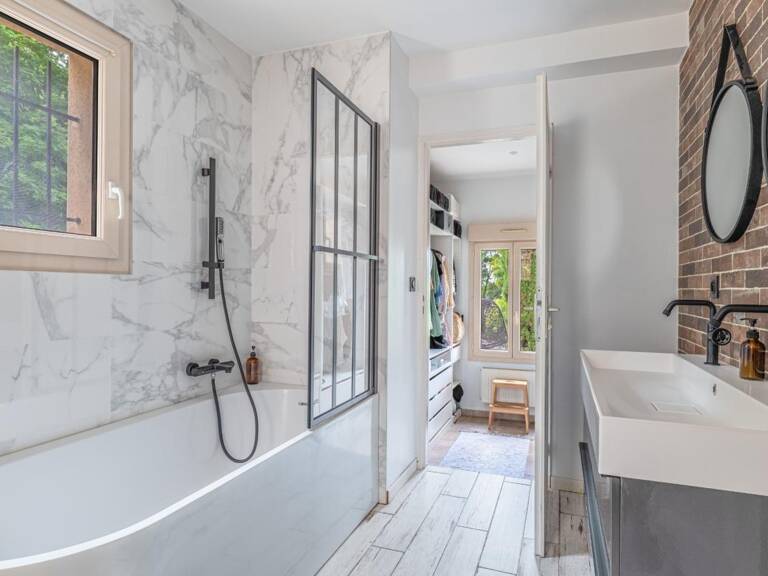 69110 SAINT FOY LES LYON - MAISON + APPARTEMENT - PISCINE - GARAGE - JARDIN - VUE PANORAMIQUE - PROCHE DES COMMODITES - CALME — photo 1