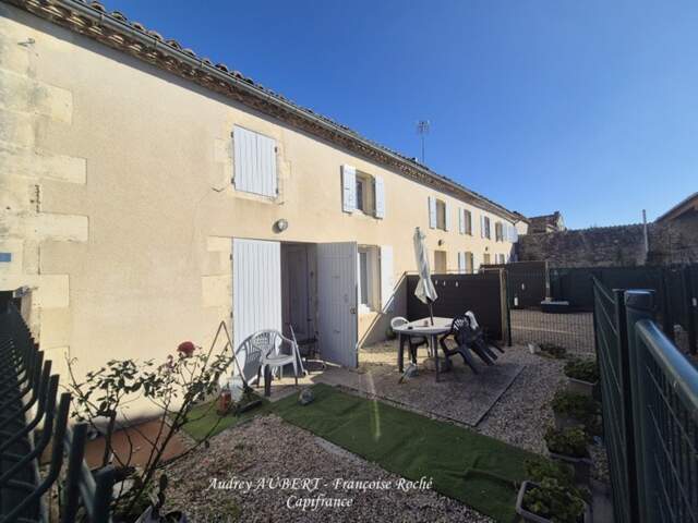 Immeuble à vendre SAINT DENIS DU PIN (17) — photo du bien
