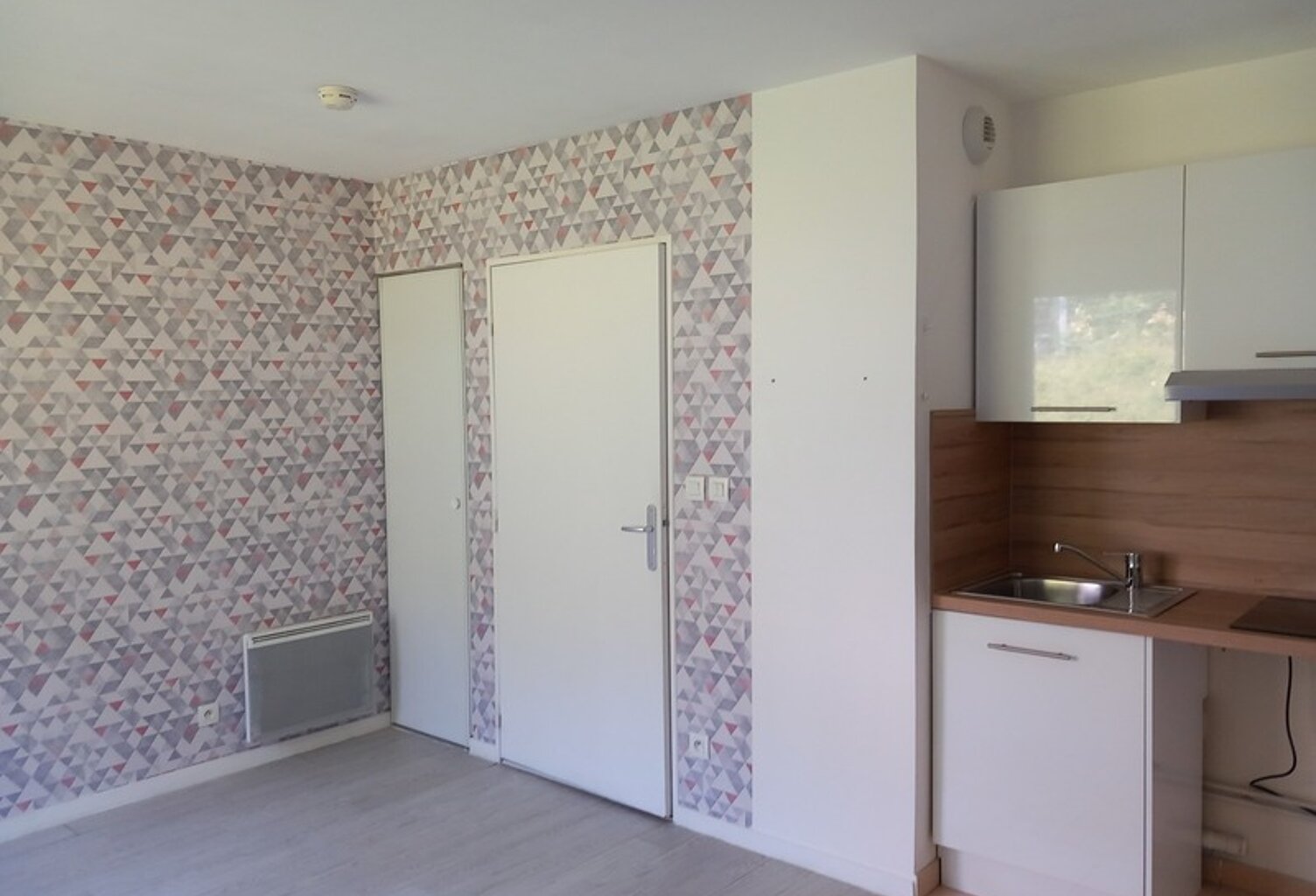 Dpt Seine Maritime (76), à vendre ROUEN studio 24m² IDEAL INVESTISSEUR LOCATAIRE EN PLACE — photo 1