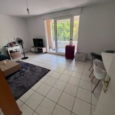 Appartement 2 pièces 940 €